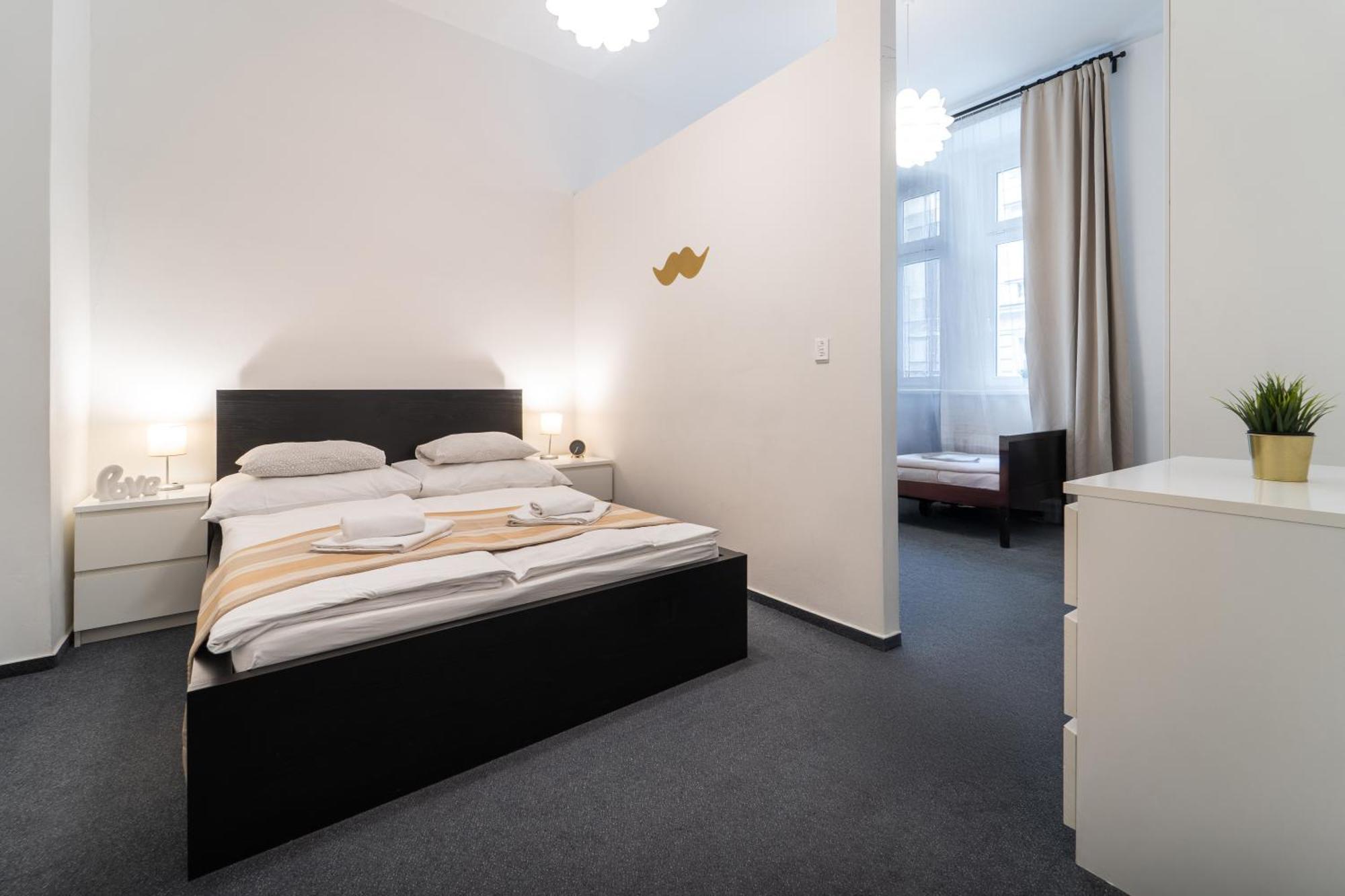 Little Tom Apartments — Photos 1